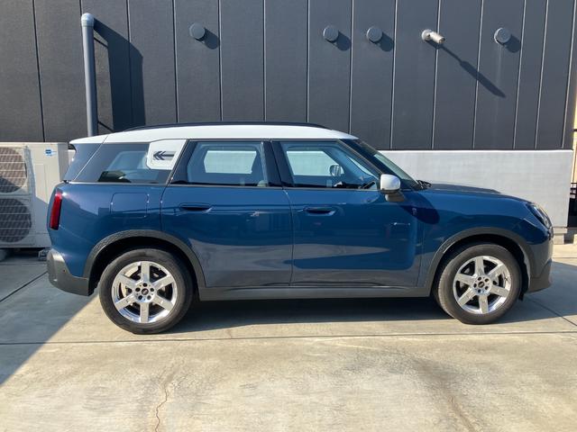 MINI カントリーマンC クラシック・トリム 弊社社用車 ベスキンコンビシート ステアリングヒーター シートヒーター AppleCarplay AndroidAuto 軽減ブレーキ 電動トランク 全周囲カメラ ヘッドアップディスプレイ(7枚目)