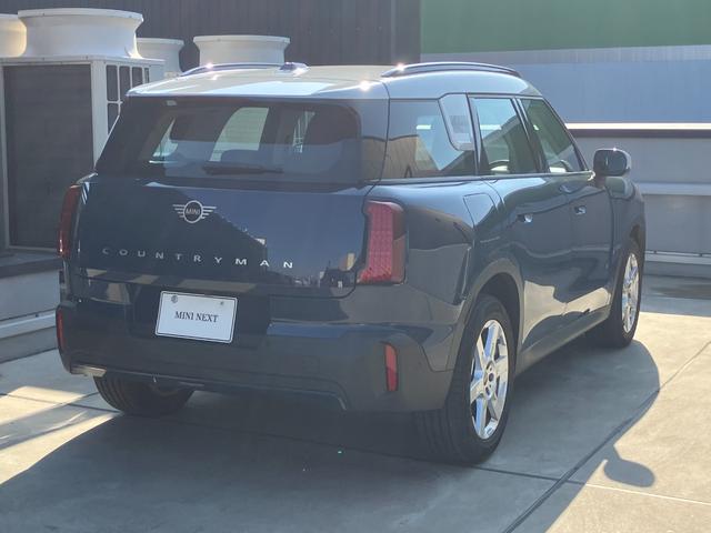 MINI カントリーマンC クラシック・トリム 弊社社用車 ベスキンコンビシート ステアリングヒーター シートヒーター AppleCarplay AndroidAuto 軽減ブレーキ 電動トランク 全周囲カメラ ヘッドアップディスプレイ(8枚目)