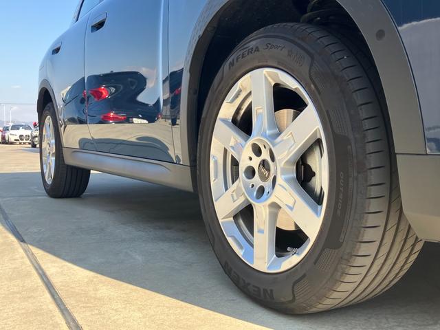 MINI カントリーマンC クラシック・トリム 弊社社用車 ベスキンコンビシート ステアリングヒーター シートヒーター AppleCarplay AndroidAuto 軽減ブレーキ 電動トランク 全周囲カメラ ヘッドアップディスプレイ(10枚目)