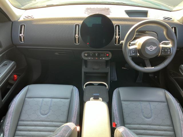 MINI カントリーマンC クラシック・トリム 弊社社用車 ベスキンコンビシート ステアリングヒーター シートヒーター AppleCarplay AndroidAuto 軽減ブレーキ 電動トランク 全周囲カメラ ヘッドアップディスプレイ(13枚目)