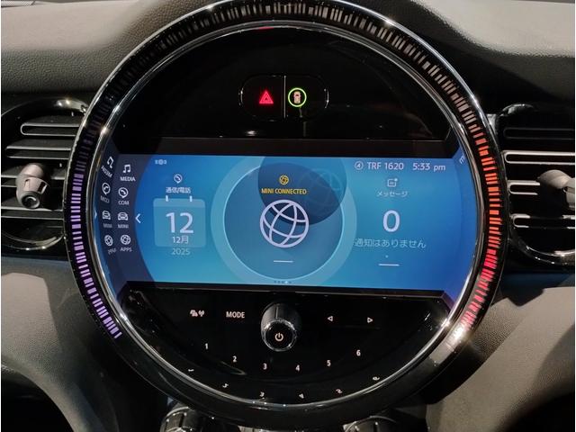 MINI クーパーD クラシック・トリム プレミアムプラスライン パーキングアシスト ドライビングアシスト 衝突被害軽減ブレーキ シートヒーター ワイヤレス充電 オートライト 純正ナビ 障害物センサー センサテックシート クルーズコントロール(18枚目)