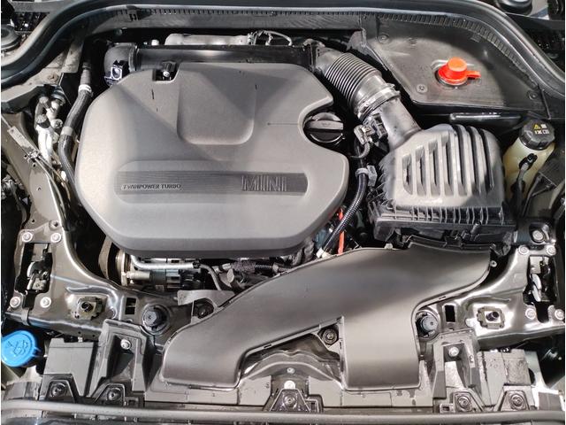 MINI クーパーD クラシック・トリム プレミアムプラスライン パーキングアシスト ドライビングアシスト 衝突被害軽減ブレーキ シートヒーター ワイヤレス充電 オートライト 純正ナビ 障害物センサー センサテックシート クルーズコントロール(20枚目)