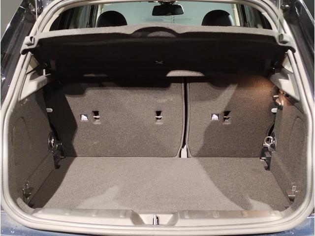 MINI クーパーD クラシック・トリム プレミアムプラスライン パーキングアシスト ドライビングアシスト 衝突被害軽減ブレーキ シートヒーター ワイヤレス充電 オートライト 純正ナビ 障害物センサー センサテックシート クルーズコントロール(33枚目)