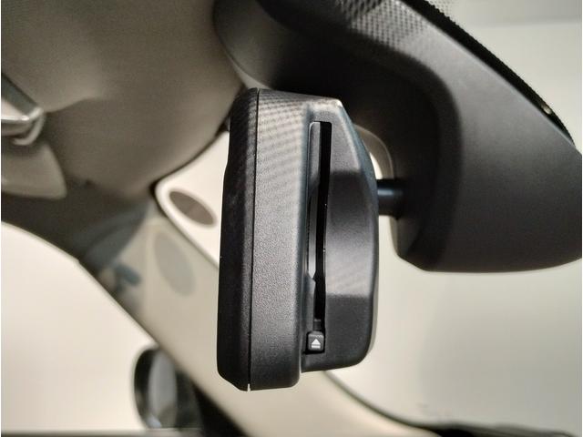 MINI クーパーD クラシック・トリム プレミアムプラスライン パーキングアシスト ドライビングアシスト 衝突被害軽減ブレーキ シートヒーター ワイヤレス充電 オートライト 純正ナビ 障害物センサー センサテックシート クルーズコントロール(62枚目)