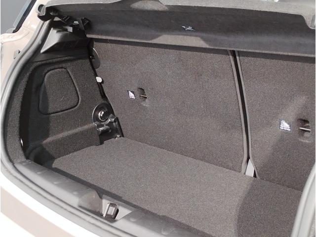 MINI クーパーD カムデン・エディション 特別仕様車 カーボンPKG ACC 軽減ブレーキ ブラックルーフ ブラックミラーカバー スポーツシート アップルカープレイ バックカメラ パークセンサー スマートキー ETC 17インチアルミ(19枚目)