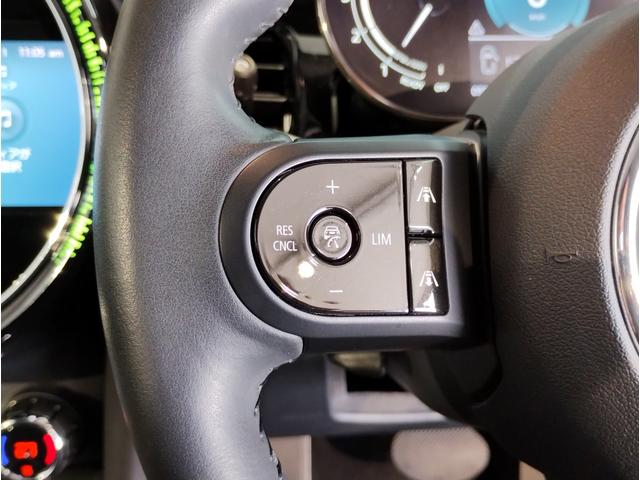 MINI クーパーD カムデン・エディション 特別仕様車 カーボンPKG ACC 軽減ブレーキ ブラックルーフ ブラックミラーカバー スポーツシート アップルカープレイ バックカメラ パークセンサー スマートキー ETC 17インチアルミ(52枚目)