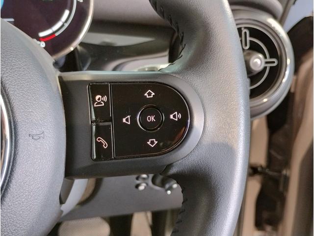 MINI クーパーD カムデン・エディション 特別仕様車 カーボンPKG ACC 軽減ブレーキ ブラックルーフ ブラックミラーカバー スポーツシート アップルカープレイ バックカメラ パークセンサー スマートキー ETC 17インチアルミ(53枚目)