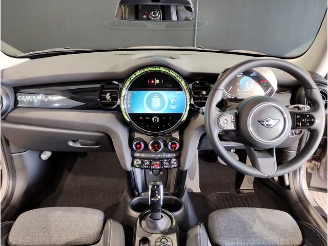 MINI クーパーD カムデン・エディション 特別仕様車 カーボンPKG ACC 軽減ブレーキ ブラックルーフ ブラックミラーカバー スポーツシート アップルカープレイ バックカメラ パークセンサー スマートキー ETC 17インチアルミ(70枚目)
