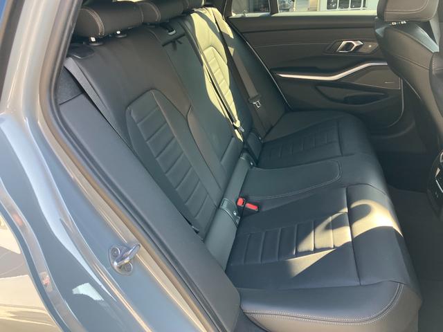 3シリーズ 320dxDriveツーリングMスポーツハイラインP 弊社デモカー サウンドPKG カーブドディスプレイ ステアリングヒータ 全周囲カメラ ACC 軽減ブレーキ 地デジチューナ 電動リアゲート ハーマンカードンスピーカ サンプロテクションガラス(15枚目)