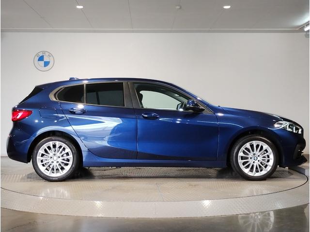 １シリーズ １１８ｉ　プレイ　スマートキー　パーキングアシスト　アンビエントライト　後退アシスト　オートライト　オートワイパー　衝突被害軽減ブレーキ　障害物センサー　電動シート　バックカメラ　　　Ｂｌｕｔｏｏｔｈ搭載車両　純正ナビ（7枚目）