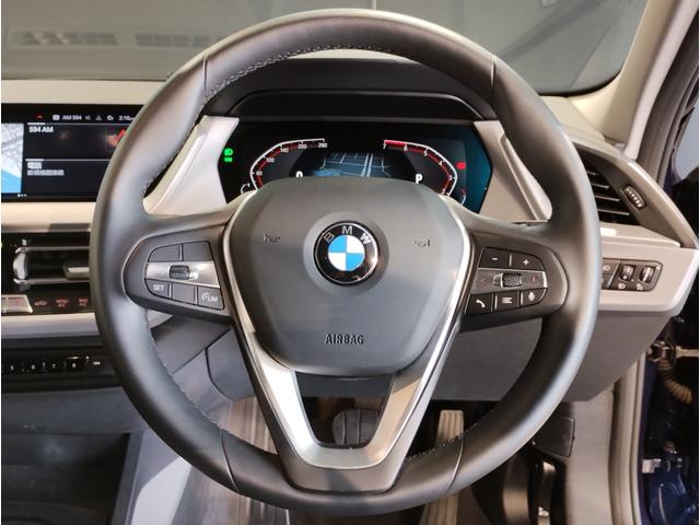 １シリーズ １１８ｉ　プレイ　スマートキー　パーキングアシスト　アンビエントライト　後退アシスト　オートライト　オートワイパー　衝突被害軽減ブレーキ　障害物センサー　電動シート　バックカメラ　　　Ｂｌｕｔｏｏｔｈ搭載車両　純正ナビ（11枚目）