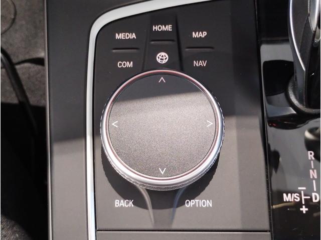 １シリーズ １１８ｉ　プレイ　スマートキー　パーキングアシスト　アンビエントライト　後退アシスト　オートライト　オートワイパー　衝突被害軽減ブレーキ　障害物センサー　電動シート　バックカメラ　　　Ｂｌｕｔｏｏｔｈ搭載車両　純正ナビ（22枚目）