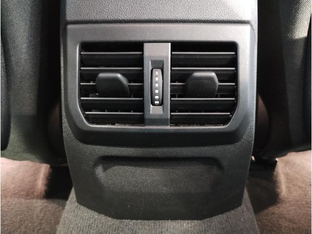 １シリーズ １１８ｉ　プレイ　スマートキー　パーキングアシスト　アンビエントライト　後退アシスト　オートライト　オートワイパー　衝突被害軽減ブレーキ　障害物センサー　電動シート　バックカメラ　　　Ｂｌｕｔｏｏｔｈ搭載車両　純正ナビ（24枚目）