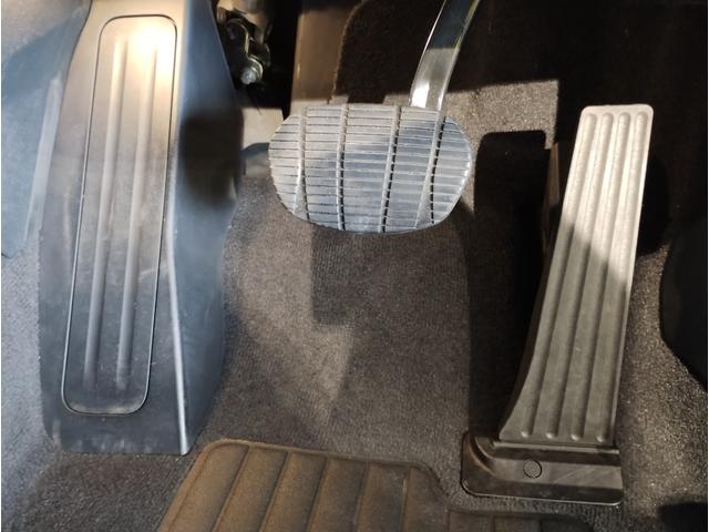 １シリーズ １１８ｉ　プレイ　スマートキー　パーキングアシスト　アンビエントライト　後退アシスト　オートライト　オートワイパー　衝突被害軽減ブレーキ　障害物センサー　電動シート　バックカメラ　　　Ｂｌｕｔｏｏｔｈ搭載車両　純正ナビ（26枚目）