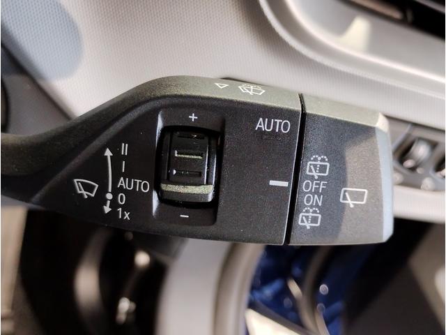 １シリーズ １１８ｉ　プレイ　スマートキー　パーキングアシスト　アンビエントライト　後退アシスト　オートライト　オートワイパー　衝突被害軽減ブレーキ　障害物センサー　電動シート　バックカメラ　　　Ｂｌｕｔｏｏｔｈ搭載車両　純正ナビ（34枚目）