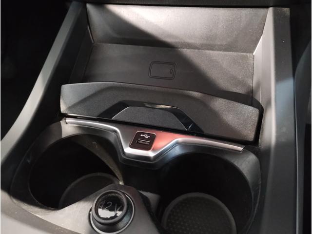 １シリーズ １１８ｉ　プレイ　スマートキー　パーキングアシスト　アンビエントライト　後退アシスト　オートライト　オートワイパー　衝突被害軽減ブレーキ　障害物センサー　電動シート　バックカメラ　　　Ｂｌｕｔｏｏｔｈ搭載車両　純正ナビ（54枚目）