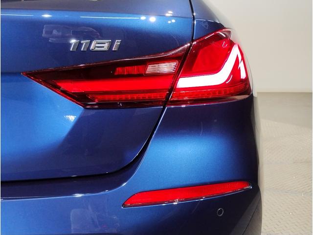 １シリーズ １１８ｉ　プレイ　スマートキー　パーキングアシスト　アンビエントライト　後退アシスト　オートライト　オートワイパー　衝突被害軽減ブレーキ　障害物センサー　電動シート　バックカメラ　　　Ｂｌｕｔｏｏｔｈ搭載車両　純正ナビ（58枚目）