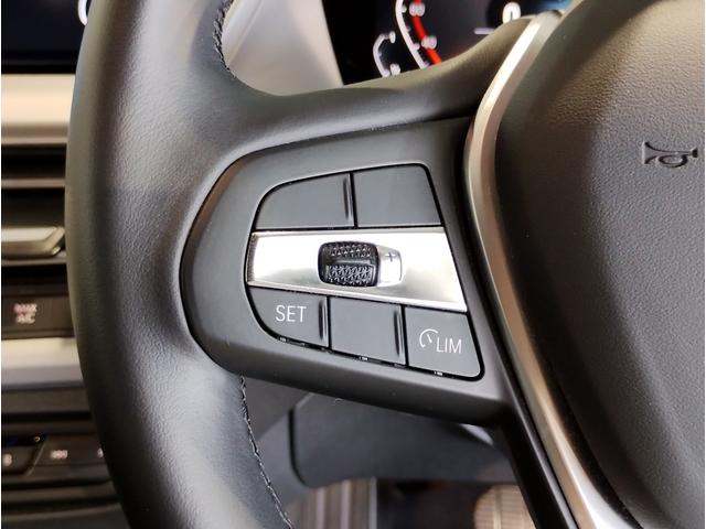 １シリーズ １１８ｉ　プレイ　スマートキー　パーキングアシスト　アンビエントライト　後退アシスト　オートライト　オートワイパー　衝突被害軽減ブレーキ　障害物センサー　電動シート　バックカメラ　　　Ｂｌｕｔｏｏｔｈ搭載車両　純正ナビ（62枚目）