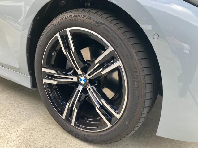 3シリーズ 320d xDriveツーリング Mスポーツ 弊社デモカー ヘッドアップディスプレイ アクティブクルーズコントロール 全周囲カメラ 衝突被害軽減ブレーキ ステアリングヒーター シートヒーター 電動リアゲート アップルカープレイ 4WD(10枚目)