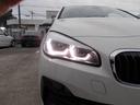サービス工場では弊社の誇るBMWマイスター資格を取得した熟練メカニックを筆頭にBMWのプロフェッショナルがお客様のお車を整備いたします。