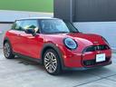 ＭＩＮＩ クーパーＳ　クラシック・トリム　ワンオナ　クラシックトリム　全周囲カメラ　ブラックルーフ　ブラックミラーカバー　純正１７インチアルミ　純正ＨＤＤナビ　　　クロスシート　軽減ブレーキ　アクティブクルーズコントロール　スマートキー（6枚目）