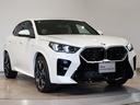 サービス工場では弊社の誇るBMWマイスター資格を取得した熟練メカニックを筆頭にBMWのプロフェッショナルがお客様のお車を整備いたします。