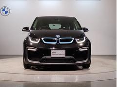 サービス工場では弊社の誇るＢＭＷマイスター資格を取得した熟練メカニックを筆頭にＢＭＷのプロフェッショナルがお客様のお車を整備いたします。 5