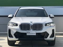 サービス工場では弊社の誇るＢＭＷマイスター資格を取得した熟練メカニックを筆頭にＢＭＷのプロフェッショナルがお客様のお車を整備いたします。 5