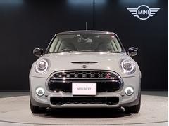 残価設定型ＭＩＮＩバリューローンをご利用いただくと月々のお支払が抑えられ追加装備をしたりワンランク上のモデルが可能になります。最終回お支払い方法は３つの選択ができ、その時のご希望に合わせご清算頂けます 5