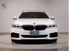 サービス工場では弊社の誇るＢＭＷマイスター資格を取得した熟練メカニックを筆頭にＢＭＷのプロフェッショナルがお客様のお車を整備いたします。 5