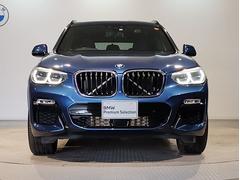 サービス工場では弊社の誇るＢＭＷマイスター資格を取得した熟練メカニックを筆頭にＢＭＷのプロフェッショナルがお客様のお車を整備いたします。 5