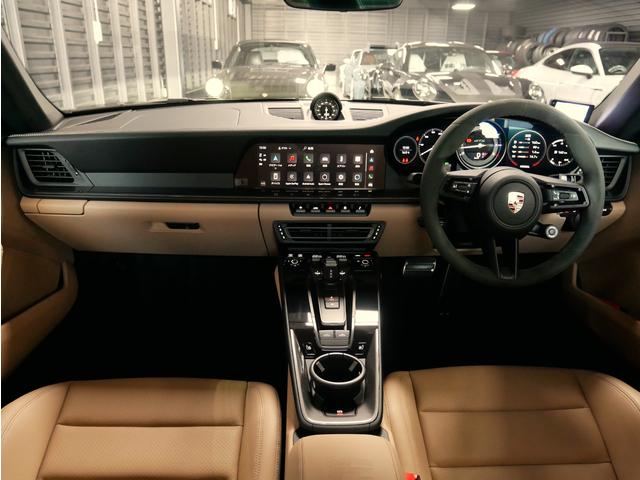911 911タルガ4GTS エクステリアパッケージハイグロスブラック トラフィックジャムアシスト付ACC パワーステアリングプラス ヘッドレストポルシェクレスト プライバシーガラス レーン チェンジアシスト(15枚目)