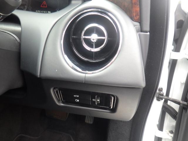 XJ XJ プレミアムラグジュアリー 黒革シート パノラミックサンルーフ  純正20インチアルミブラックポリッシュガリ傷 無しタイヤ4本新品装着済み MERIDIANプレミアムサウンド(18枚目)