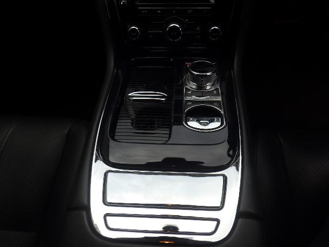 XJ XJ プレミアムラグジュアリー 黒革シート パノラミックサンルーフ  純正20インチアルミブラックポリッシュガリ傷 無しタイヤ4本新品装着済み MERIDIANプレミアムサウンド(20枚目)