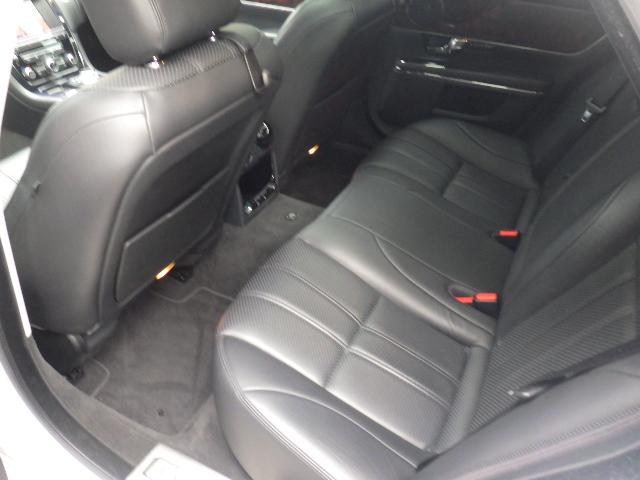 XJ XJ プレミアムラグジュアリー 黒革シート パノラミックサンルーフ  純正20インチアルミブラックポリッシュガリ傷 無しタイヤ4本新品装着済み MERIDIANプレミアムサウンド(23枚目)