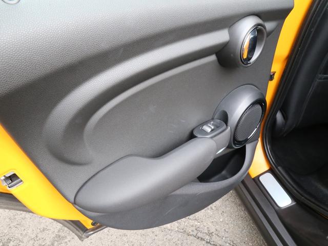 ワン 1オーナー 禁煙車 純正ナビ Bluetooth ミュージックサーバー機能 アイドリングストップ ETC スペアキー有(49枚目)