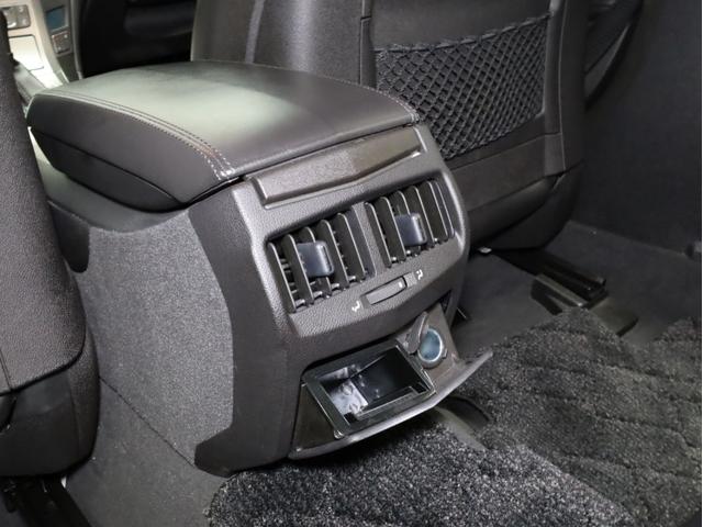 ３．０ラグジュアリー　禁煙車　純正ナビ　ＢＯＳＥ５．１ｃｈサウンド　電動黒革シート　シートヒーターＤＶＤ再生　ＵＳＢ　ドライブレコーダー　１８インチＡＷ　リアコーナーセンサー　電動リアゲート　レザーダッシュボード　ＥＴＣ(43枚目)