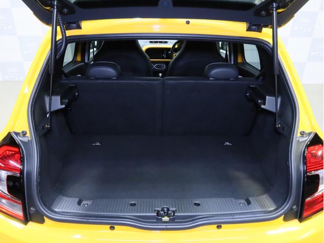 トゥインゴ インテンス　禁煙車　Ａｐｐｌｅ　ＣａｒＰｌａｙ対応　バックカメラ　リアコーナーセンサー　ＥＴＣ　シートヒーター　純正サブウーファー　純正キャリア　純正ドライブレコーダー　マニュアルモード付　ハーフレザーシート（18枚目）