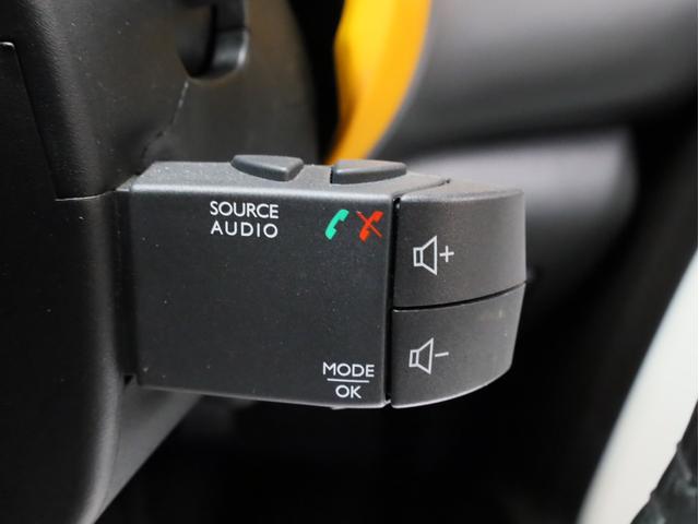 トゥインゴ インテンス　禁煙車　Ａｐｐｌｅ　ＣａｒＰｌａｙ対応　バックカメラ　リアコーナーセンサー　ＥＴＣ　シートヒーター　純正サブウーファー　純正キャリア　純正ドライブレコーダー　マニュアルモード付　ハーフレザーシート（41枚目）
