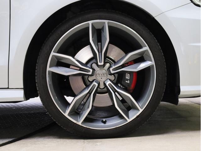 Ｓ１スポーツバック 　禁煙車　６速ＭＴ　フルタイム４ＷＤ　純正１８インチアルミホイール　純正ナビＴＶ　バックカメラ　ＴＶキャンセラー　ユピテル製ドライブレコーダー　レーダー探知機　ＥＴＣ　スマートキー　取説　スペアキー有（23枚目）