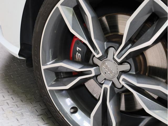 Ｓ１スポーツバック 　禁煙車　６速ＭＴ　フルタイム４ＷＤ　純正１８インチアルミホイール　純正ナビＴＶ　バックカメラ　ＴＶキャンセラー　ユピテル製ドライブレコーダー　レーダー探知機　ＥＴＣ　スマートキー　取説　スペアキー有（39枚目）
