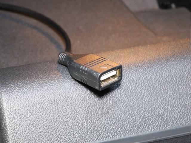 Ｓ１スポーツバック 　禁煙車　６速ＭＴ　フルタイム４ＷＤ　純正１８インチアルミホイール　純正ナビＴＶ　バックカメラ　ＴＶキャンセラー　ユピテル製ドライブレコーダー　レーダー探知機　ＥＴＣ　スマートキー　取説　スペアキー有（59枚目）
