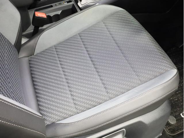 Ｔ－ロック ＴＤＩ　Ｒライン　禁煙　専用エクステリア　専用１９インチＡＷ　アダプティブシャシーコントロールＤＣＣ　専用ハーフレザースポーツシート　専用ステアリングホイール　ステンレスペダル　プログレッシブステアリング（11枚目）