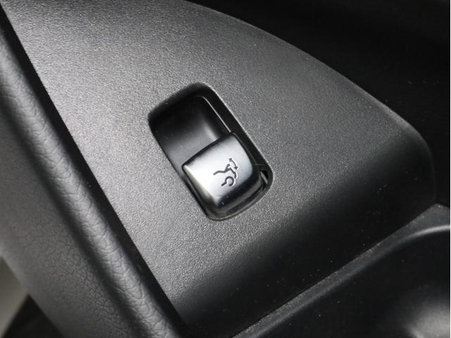 Ｅクラスステーションワゴン Ｅ２５０　ステーションワゴン　アバンギャルドスポーツ　禁煙車　純正ナビ　フルセグＴＶ　レーダーセーフティＰＫＧ　ＨＵＤ　ＡＭＧスタイリングＰＫＧ　ＡＭＧ１９インチＡＷ　３６０度カメラ　　前後コーナーセンサー　アクティブパーキングアシスト　電動リアゲート（66枚目）