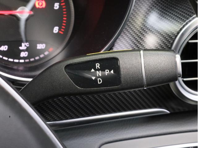 Ｖクラス Ｖ２２０ｄ　スポーツ　ロング　禁煙　レーダーセーフティＰＫＧ　ＡＭＧデザインエクステリア　パノラミックスライディングルーフ　黒本革シート　３列シート７人乗り　全後席脱着シート　両側電動スライドドア　アダプティブクルーズコントロール（17枚目）