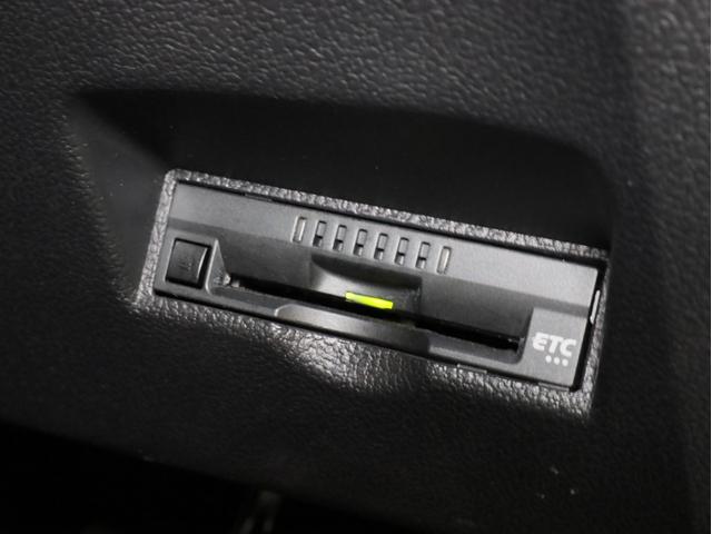 プリウス ＳセーフティプラスＩＩ　禁煙車　レーダークルーズコントロール　レーントレーシングアシスト　純正ナビＴＶ　Ｂｌｕｅｔｏｏｔｈ接続　バックカメラ　デジタルルームミラー　ブラインドスポット　ＬＥＤヘッドライト　オートハイビーム（20枚目）