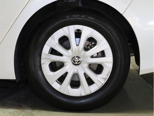 プリウス ＳセーフティプラスＩＩ　禁煙車　レーダークルーズコントロール　レーントレーシングアシスト　純正ナビＴＶ　Ｂｌｕｅｔｏｏｔｈ接続　バックカメラ　デジタルルームミラー　ブラインドスポット　ＬＥＤヘッドライト　オートハイビーム（25枚目）
