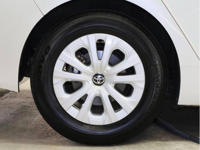 プリウス ＳセーフティプラスＩＩ　禁煙車　レーダークルーズコントロール　レーントレーシングアシスト　純正ナビＴＶ　Ｂｌｕｅｔｏｏｔｈ接続　バックカメラ　デジタルルームミラー　ブラインドスポット　ＬＥＤヘッドライト　オートハイビーム（26枚目）