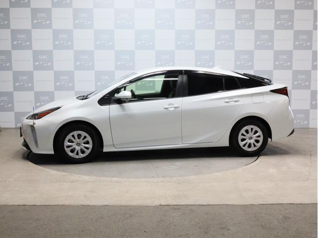 プリウス ＳセーフティプラスＩＩ　禁煙車　レーダークルーズコントロール　レーントレーシングアシスト　純正ナビＴＶ　Ｂｌｕｅｔｏｏｔｈ接続　バックカメラ　デジタルルームミラー　ブラインドスポット　ＬＥＤヘッドライト　オートハイビーム（34枚目）