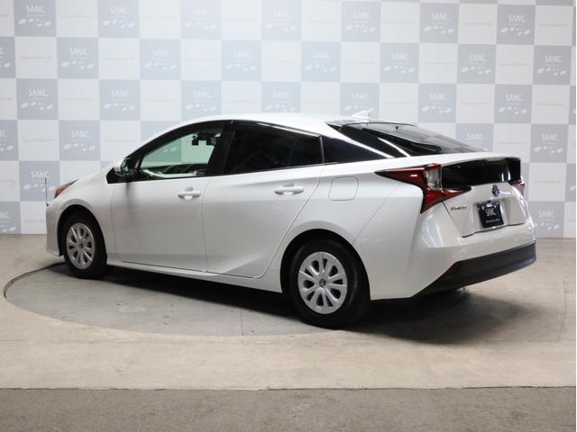 プリウス ＳセーフティプラスＩＩ　禁煙車　レーダークルーズコントロール　レーントレーシングアシスト　純正ナビＴＶ　Ｂｌｕｅｔｏｏｔｈ接続　バックカメラ　デジタルルームミラー　ブラインドスポット　ＬＥＤヘッドライト　オートハイビーム（35枚目）